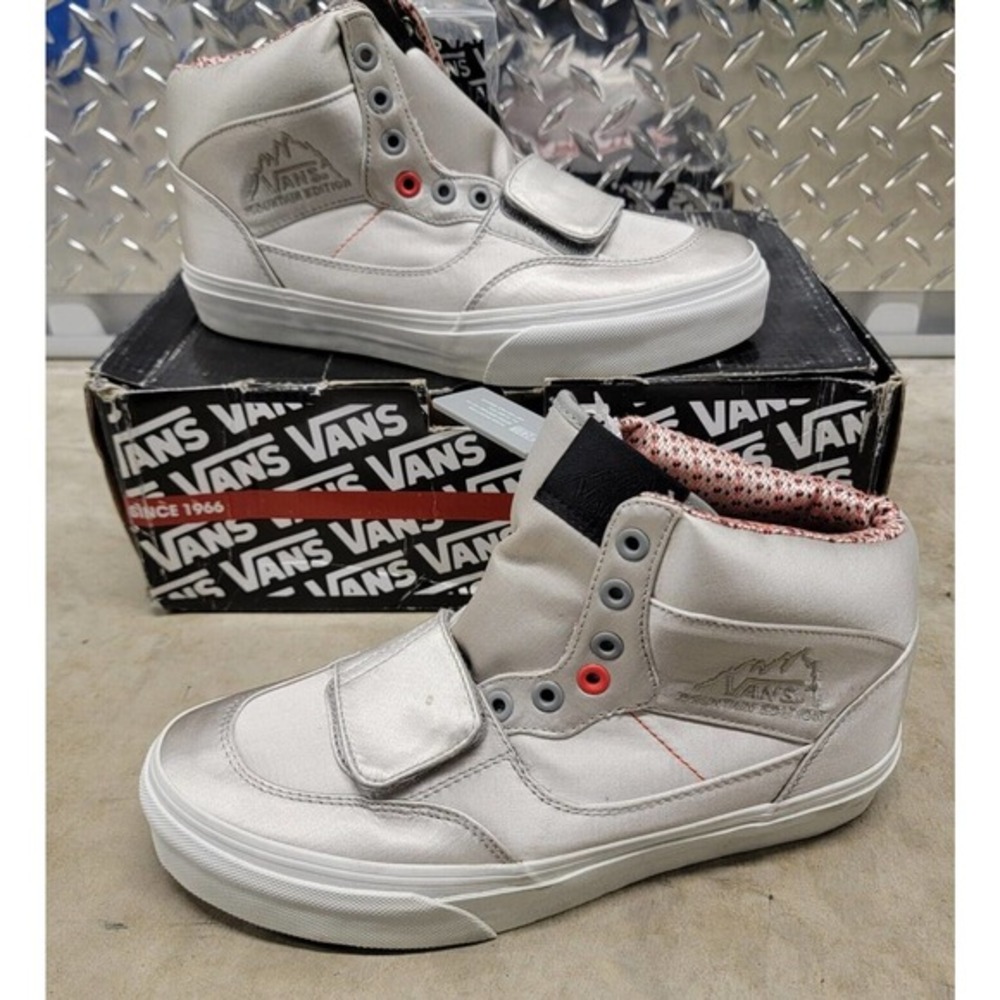 Vans Mountain Edition High Satin Pack Shoes Size 7.5 Neutral Grey/Poppy Red